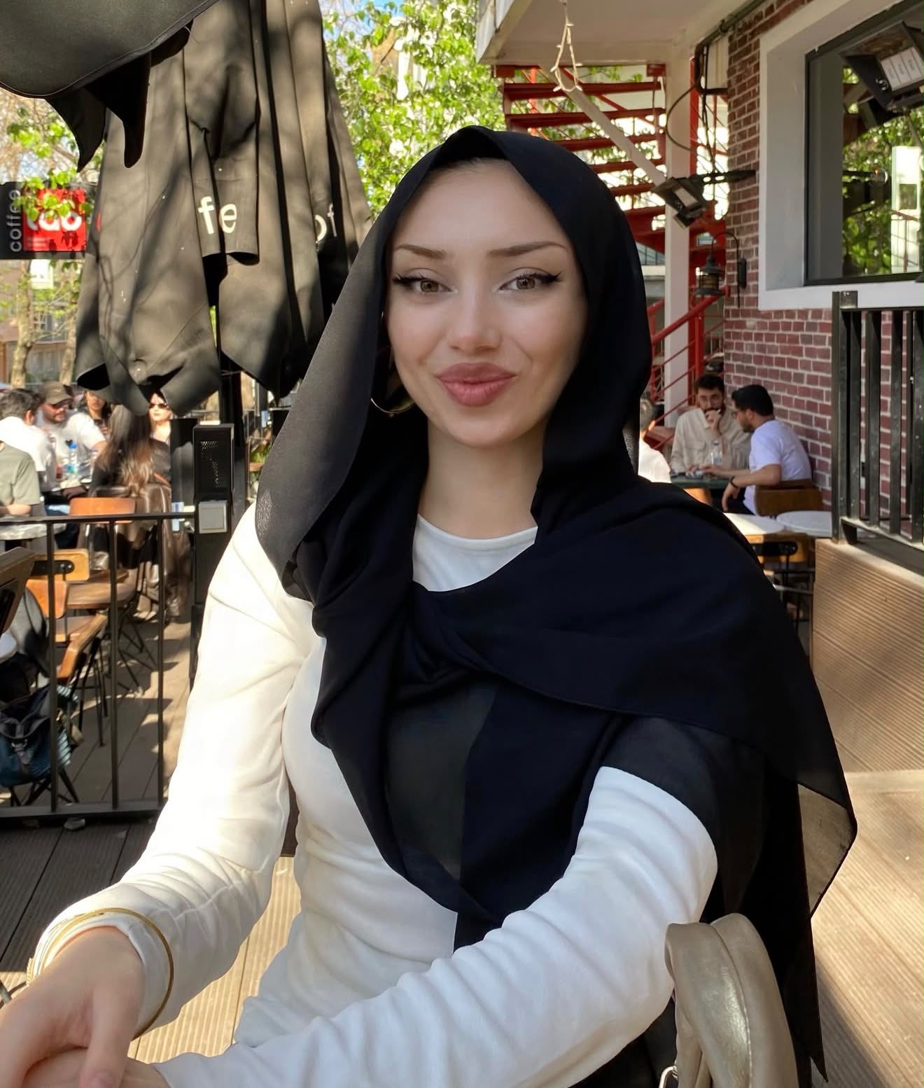 Yukarıarım Gerçek Bayan Bayan Escort Dilara
